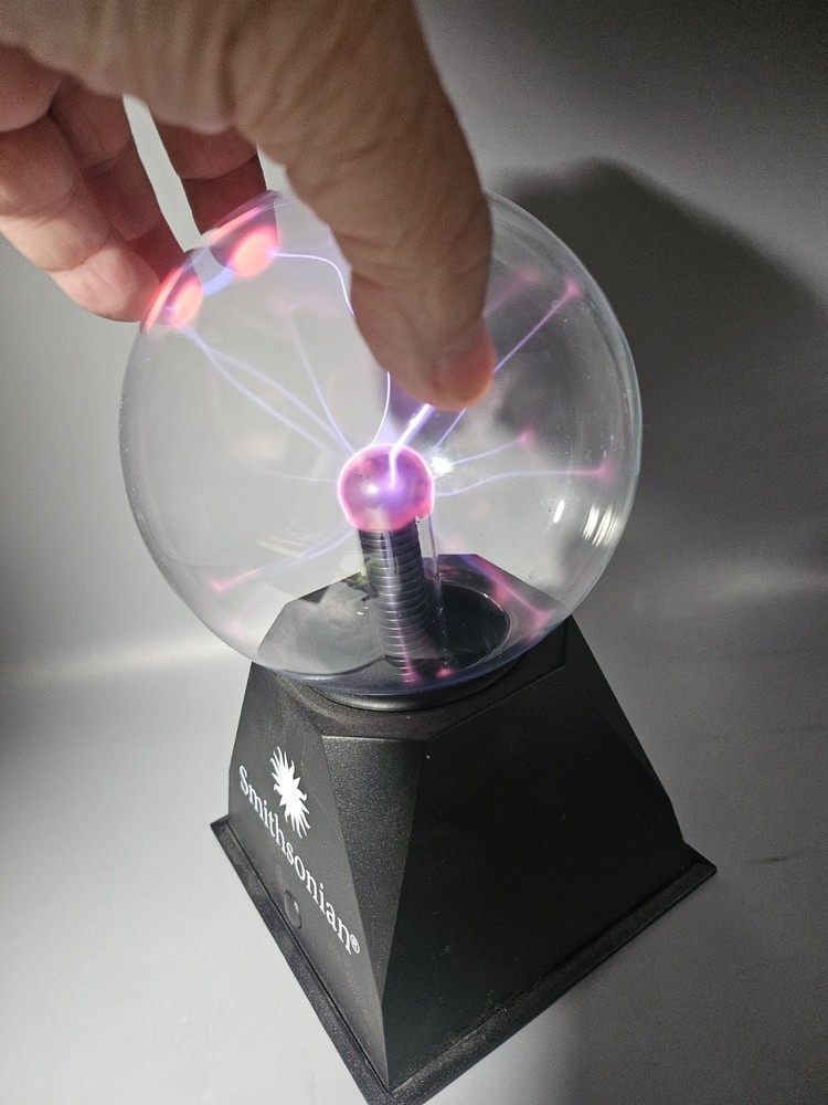 Smithsonian Plasma Ball Battery Lamp Touch & Sound Responsive Globe Light Tested