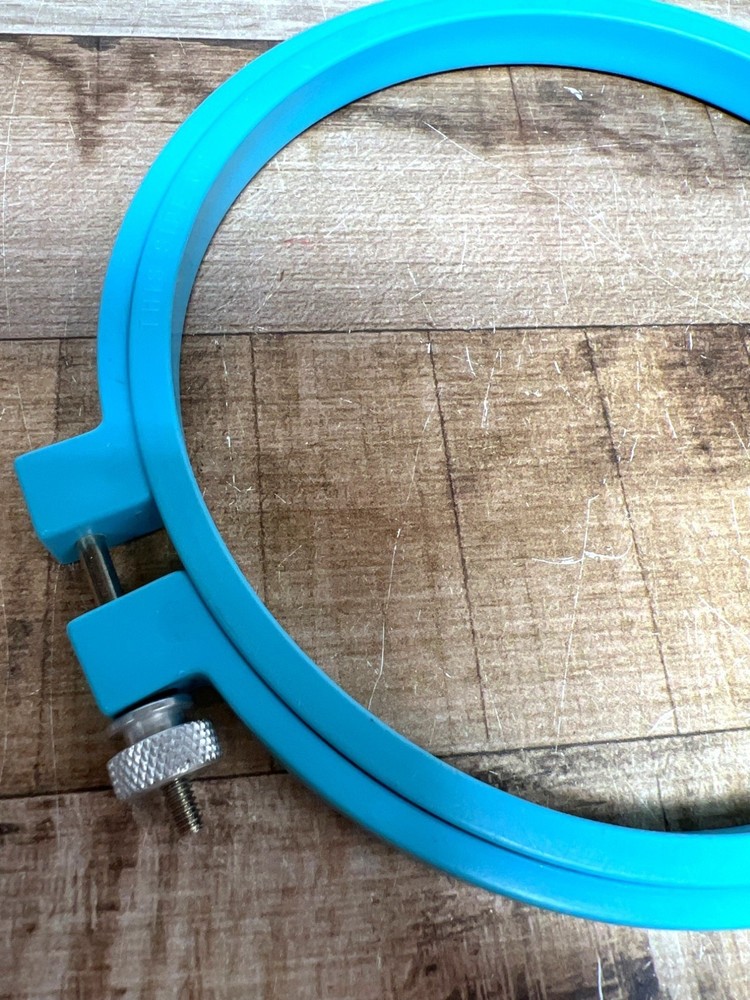 Plastic Embroidery Hoop For Needlework 5.5" Diameter Adjustable Screw Marked 5
