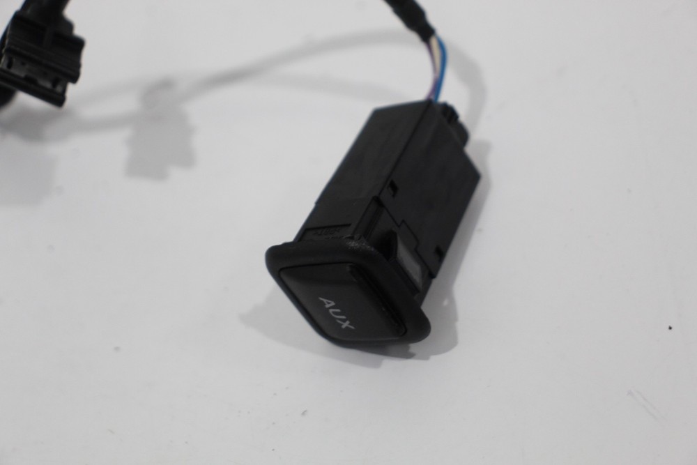 Audi Q5 8R Auxiliary Input 3.5mm Jack Plug 8R0035474B