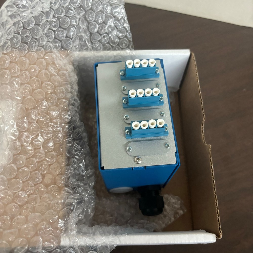 NEW DINSpace SNAP-12LC-SM, Din-Rail Fiber Patch Panel