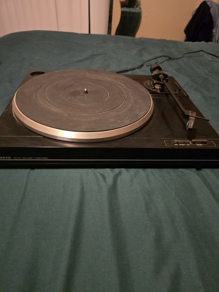 Sanyo TP 660 Auto Return Belt Driven Turntable