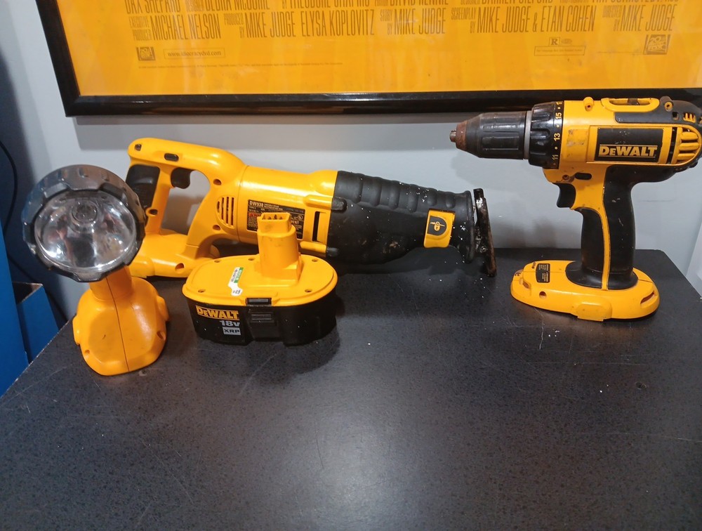 Dewalt Tool Set Drill, Flash Light Battery (Untested)