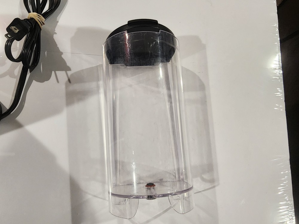 De'Longhi Nespresso Machine Model Pixie EN125S - *READ* *PARTS*