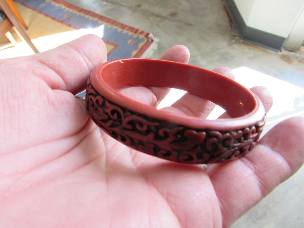 Cinnamon Red Carved Lucite Bangle