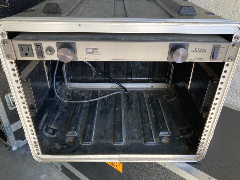 TKL RACK CASE 7 rack spaces w/ LS5-PCL Power Conditioner