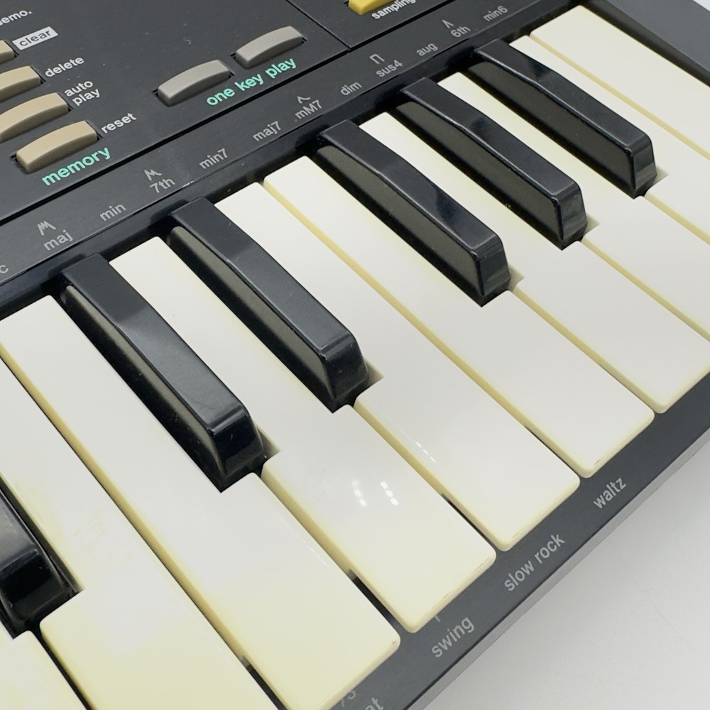 Casio SK-1 Sampling Electronic Keyboard Synthesizer 32 Key TESTED READ BELOW!