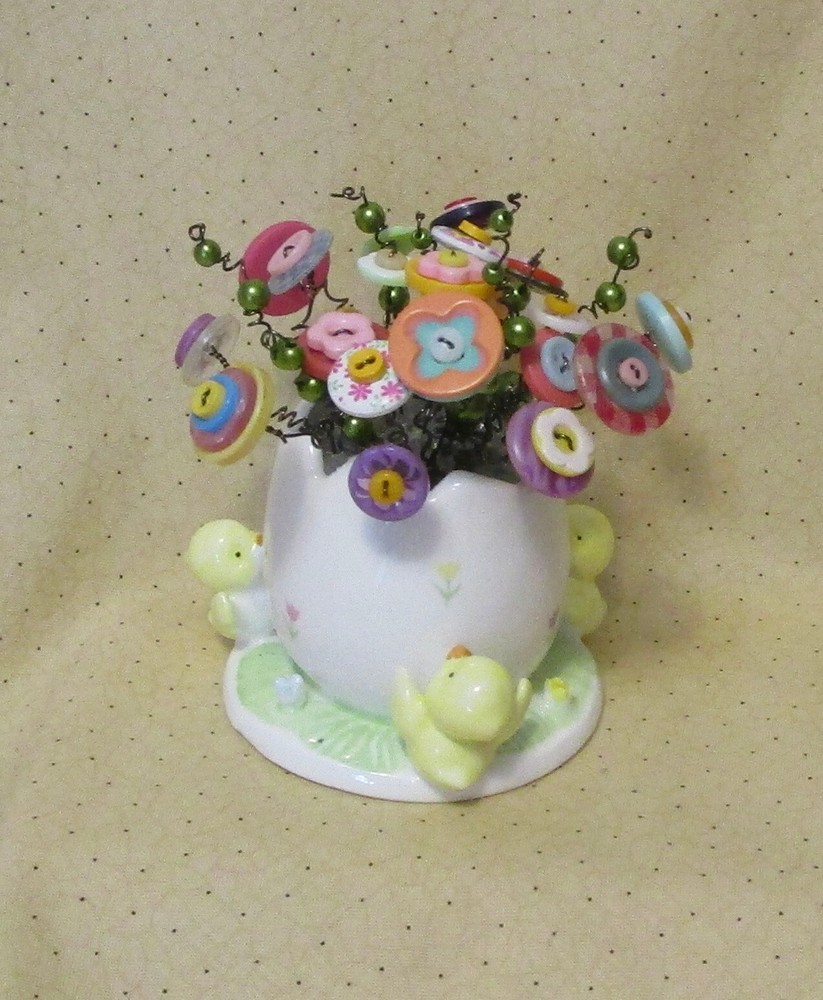 Button Bouquet in "Broken Egg Vase" with 3 Chicks. Great gift! Easter