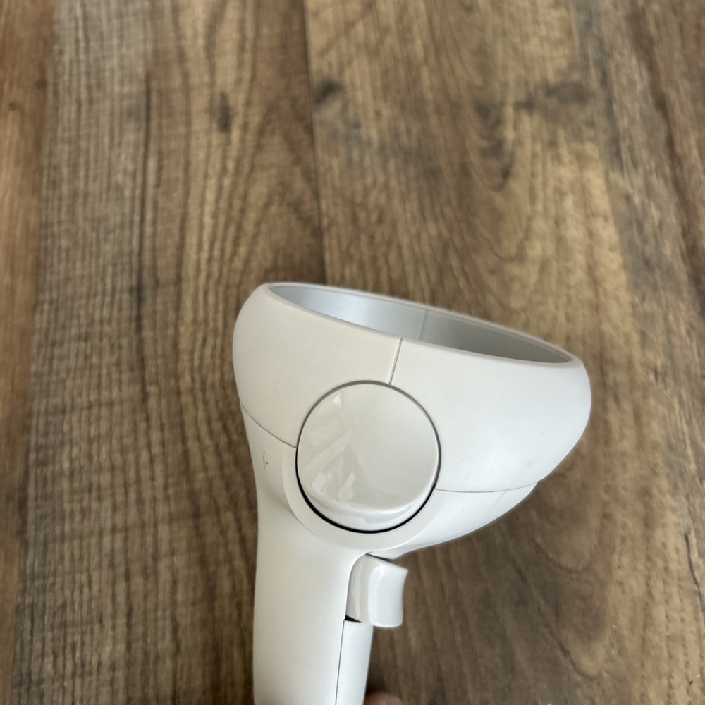 Meta Oculus Quest 2 RIGHT Controller - Great Condition -