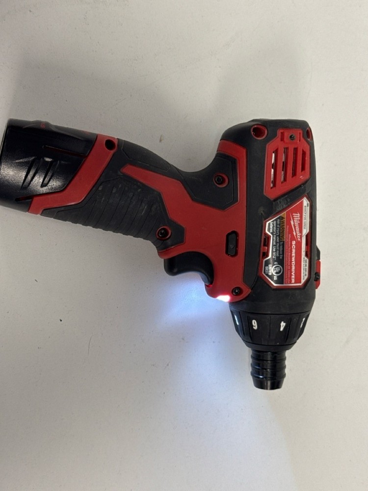 MILWAUKEE TOOLS 2401-20 (P04019084)
