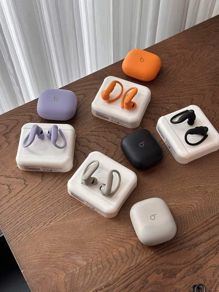 Black Powerbeats Pro2 Wireless Active Noise Canceling Bluetooth Earhook Earbuds