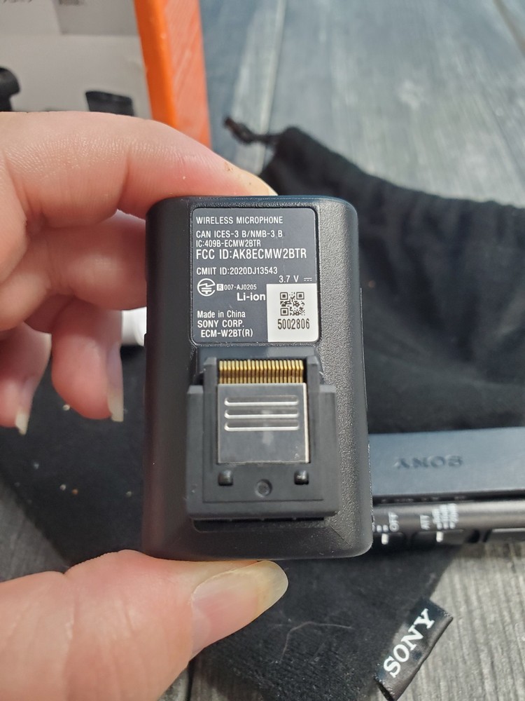 Sony ECM-W2BT Digital Bluetooth Wireless Microphone Vlogger PRO