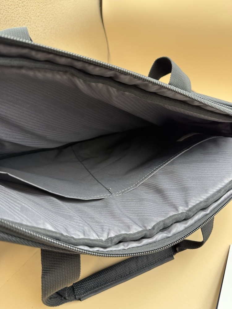Samsonite Classic 2 15.6” Shuttle laptop case