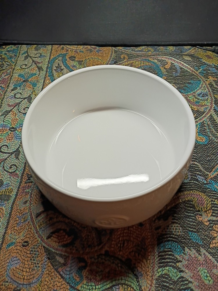 Pampered Chef Ceramic Bowl. (14)