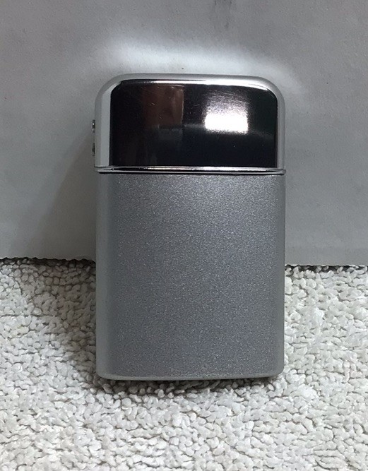 Vintage Ronson typhoon lighter in original box == Untested ==