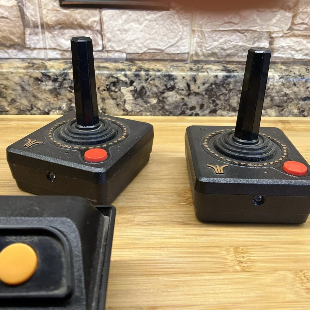 Atari Flashback 4 Classic Game Console With 2 Wireless Joystick Controllers