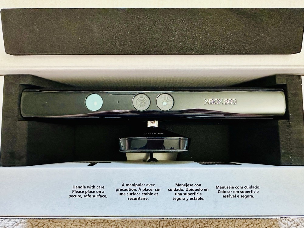 Microsoft Xbox 360 Kinect Sensor Bundle w/ 3 Games - EXCELLENT CONDITION!!!