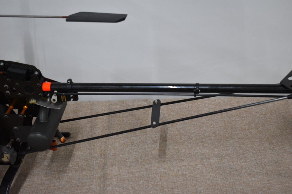 X-cell XL Carbon Gas Powered RC Helicopter pull start