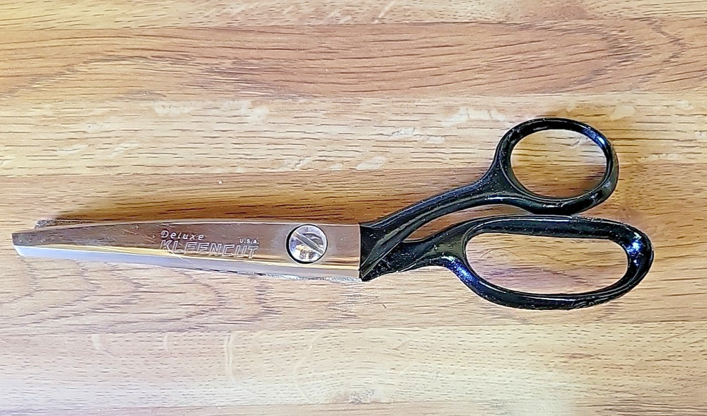 Vintage KleenCut Pinking Shears With The Automatic Stop, Black Handle Super Nice