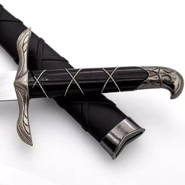 Shadow Wing Midnight Avenger Dagger with a Wing-shaped Guard - Overall 16"