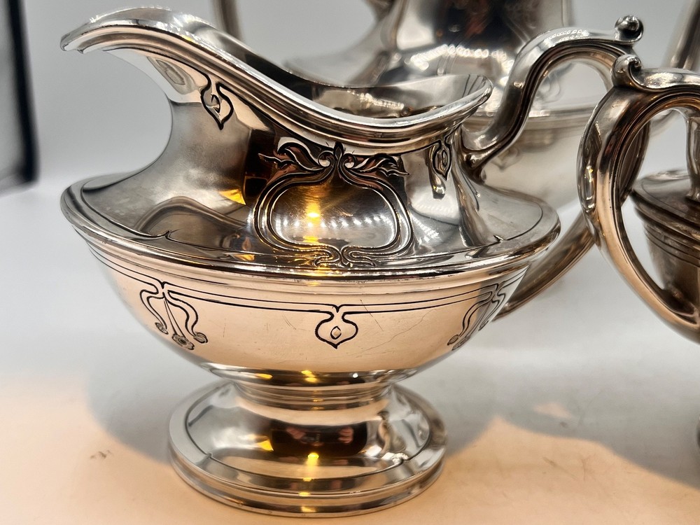 Reed & Barton 3882 silverplate three piece tea set