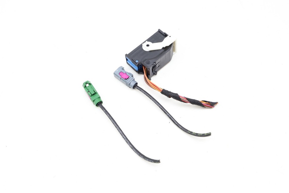 2009-2017 AUDI Q5 - REAR VIEW / Reverse Camera Module Wiring Connector / Pigtail