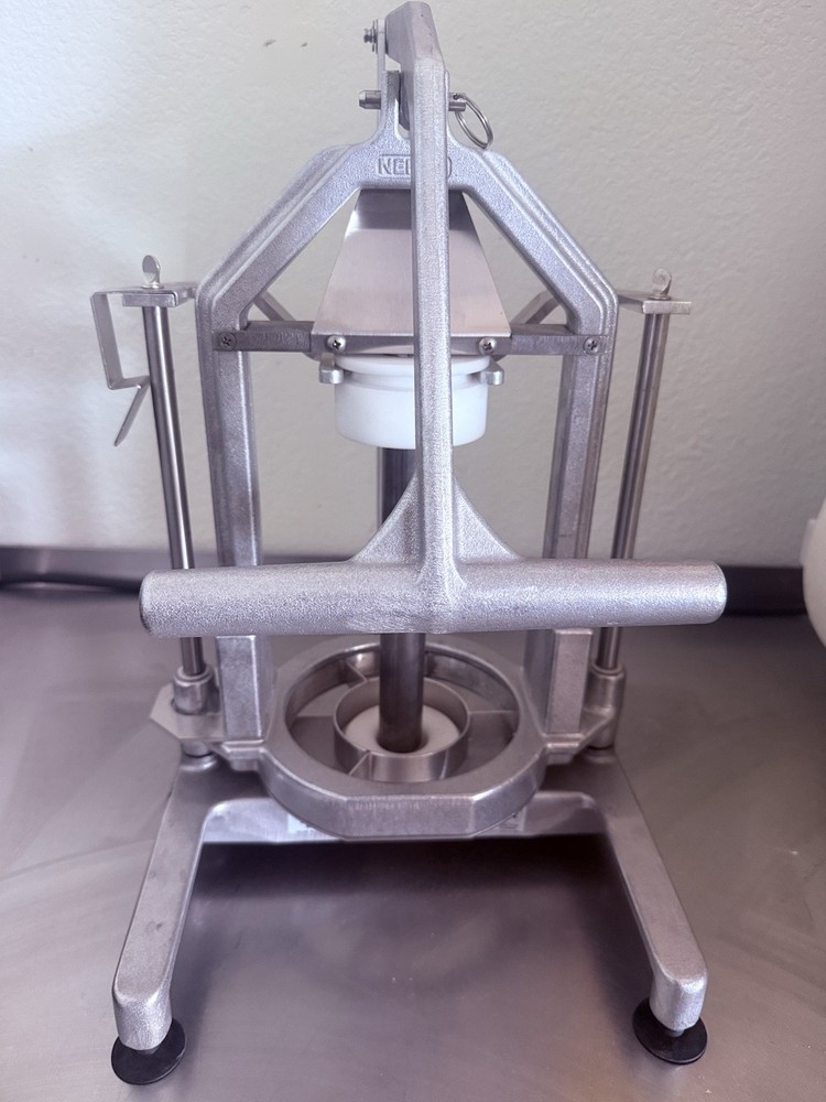 Nemco 55775 Easy Pineapple Corer / Peeler