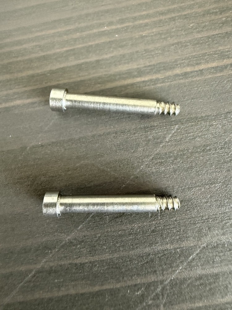 Innotek RFA-382 Collar Replacement Screws (2)