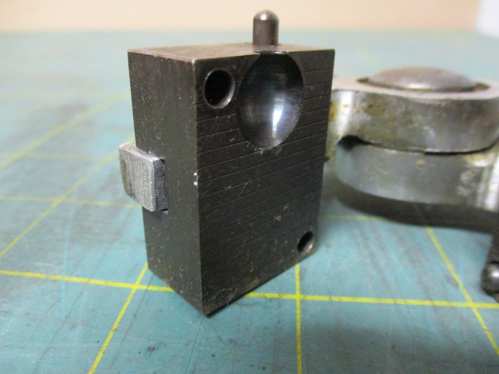 RELOADING TOOLS * BULLET MOLD * LYMAN/IDEAL * 490 RB * SINGLE