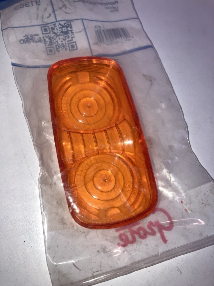 Grote 91963 Amber 2-Bulb Square Replacement Lens