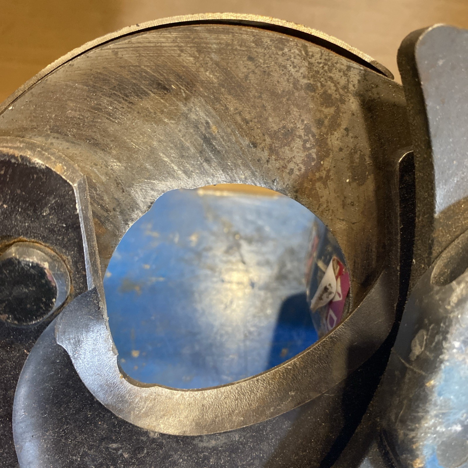 Huskie Robo-Cut Rec54 with Case