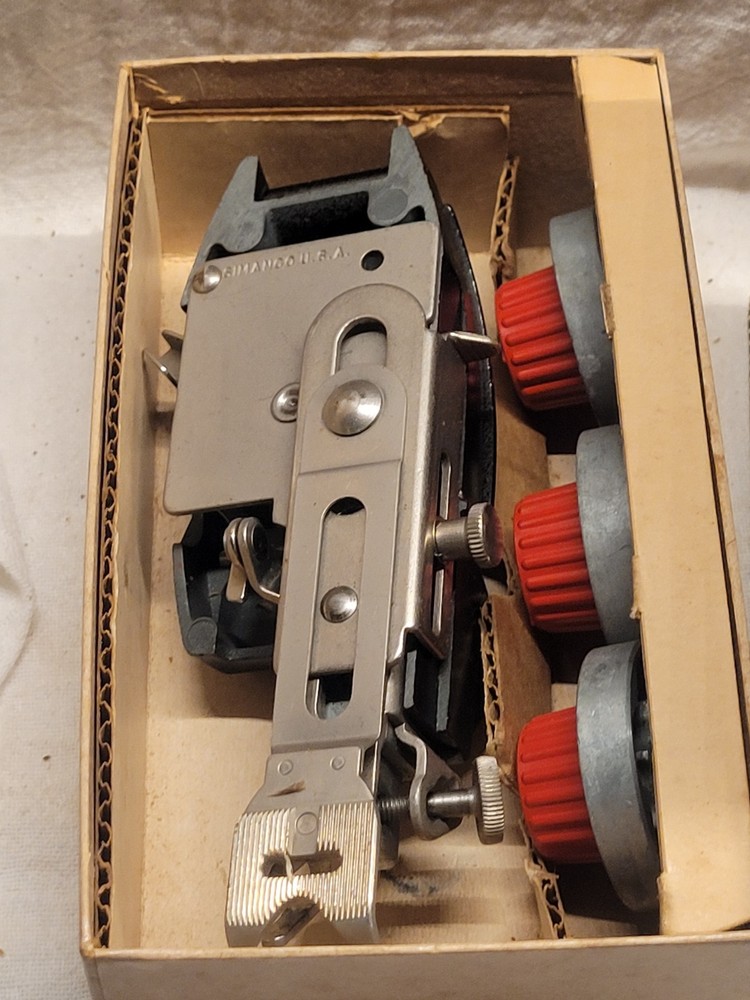 Vintage Singer Automatic Zigzagger With Original Box And Phamplet