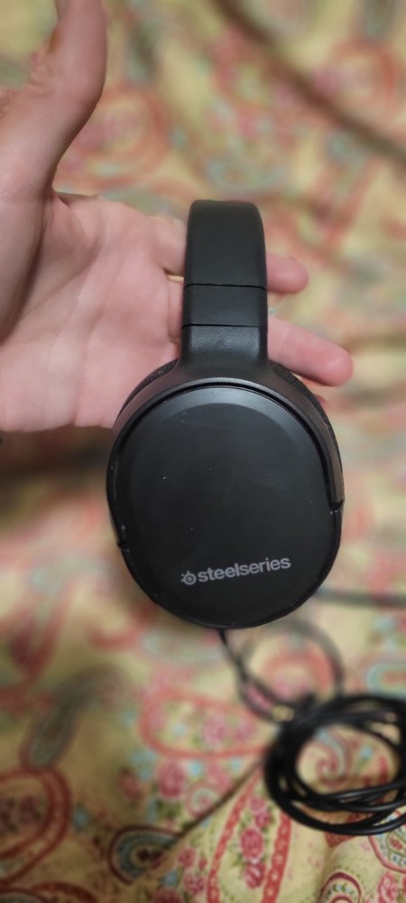 Steel Series Bundle Artic 1, Rival 3, Apex 100, And 3gc Controller