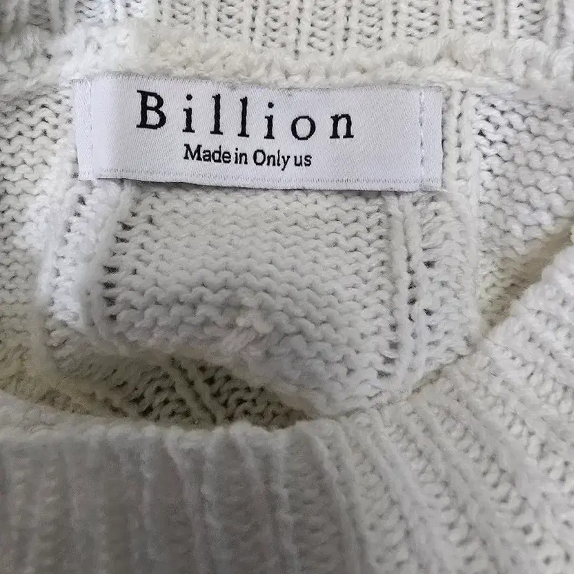 Billion Crochet Pattern Crop Knit Sweater Ivory
