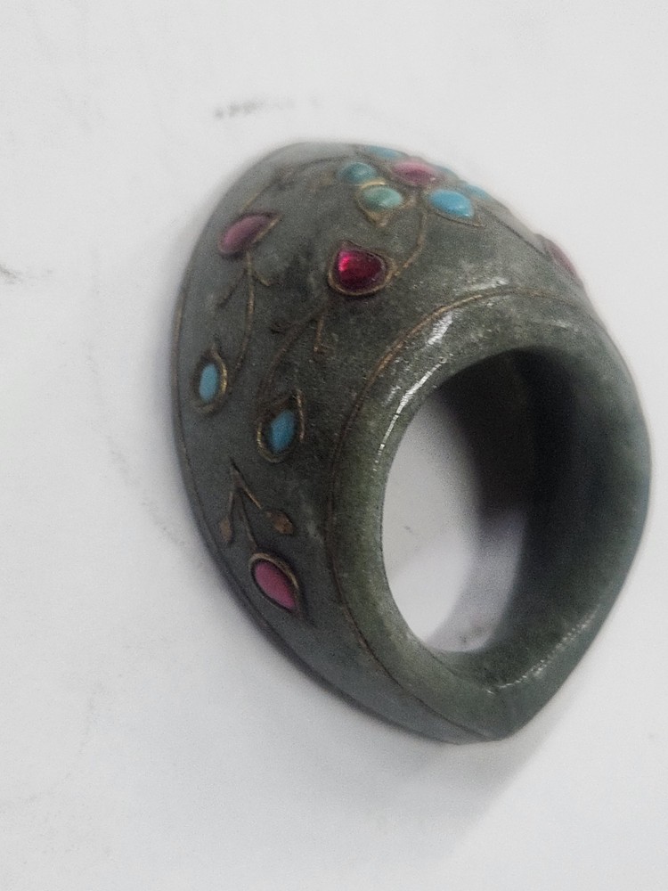 Antique Islamic Mughal Jade Archer Ring.