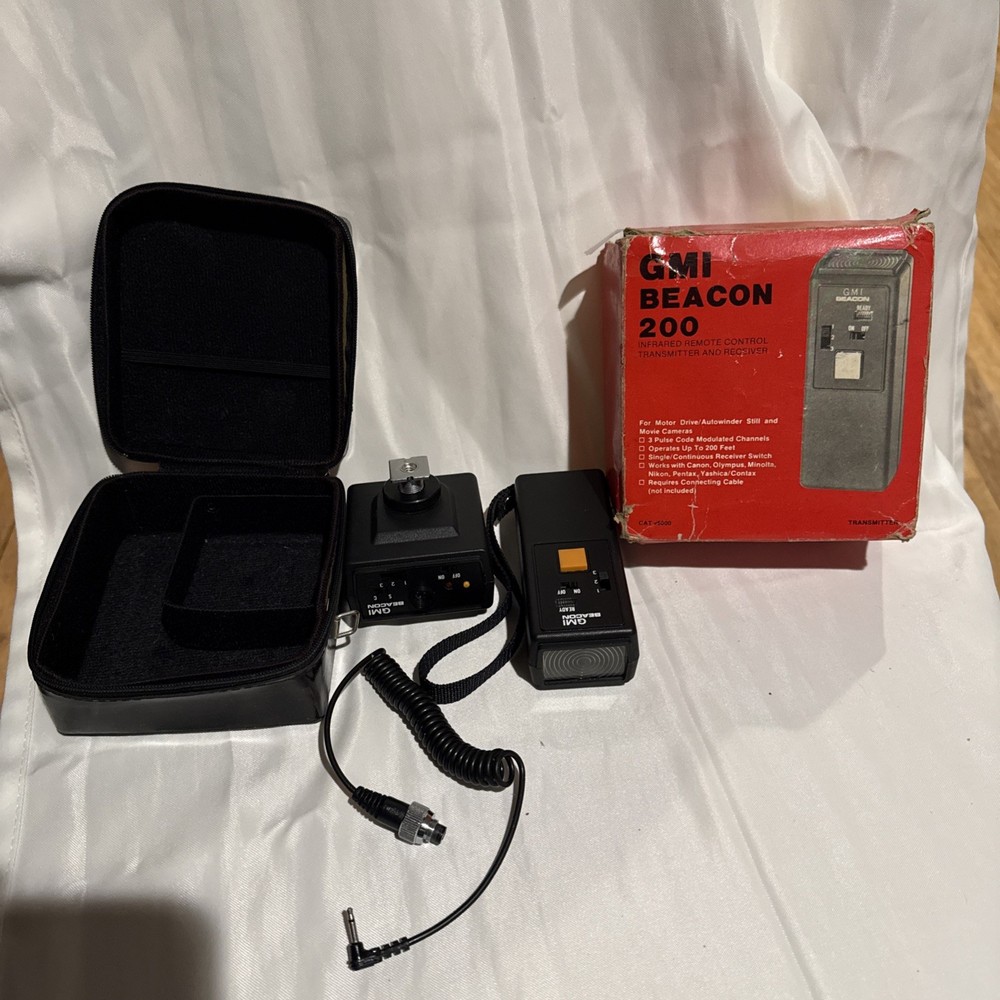 Gmi Beacon 200 Camera Flash Ir Receiver,  Transmitter Case And Box
