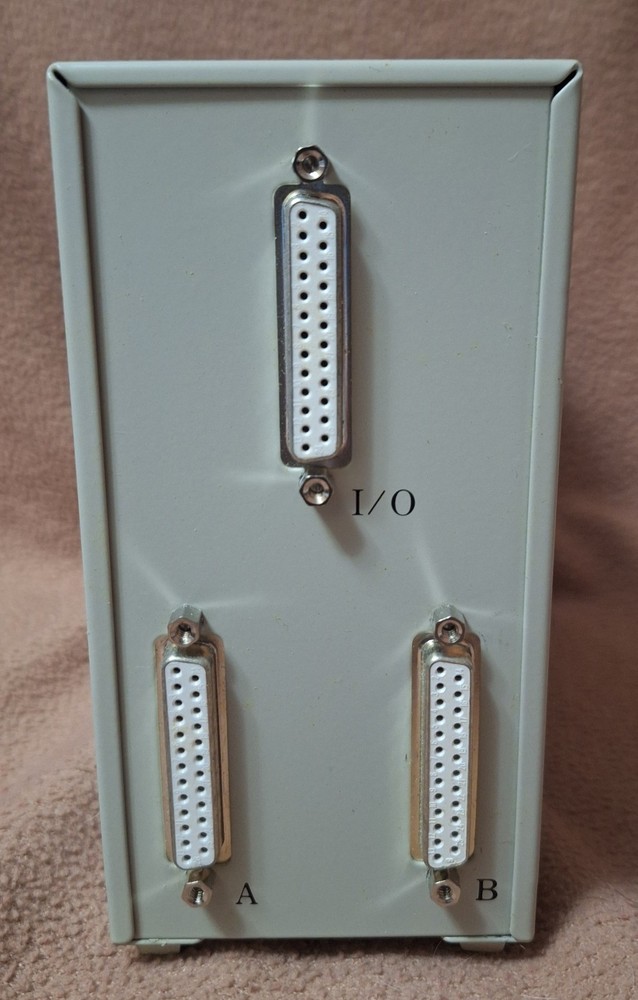 Vintage BELKIN SLIM SWITCH - Space Saving Data Switch F1B024-V NOS