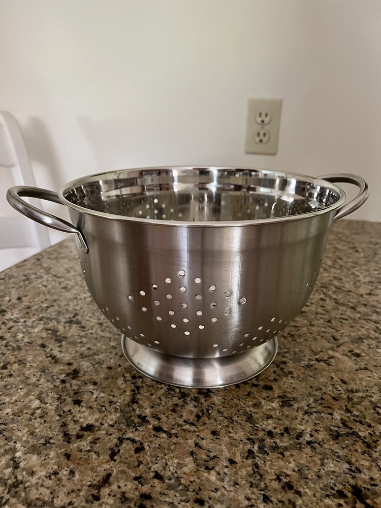 Stainless Steel Pasta Strainer Deep Kitchen Colander, Silver