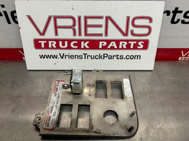 PETERBILT S64-6015-640 PANEL-DASH