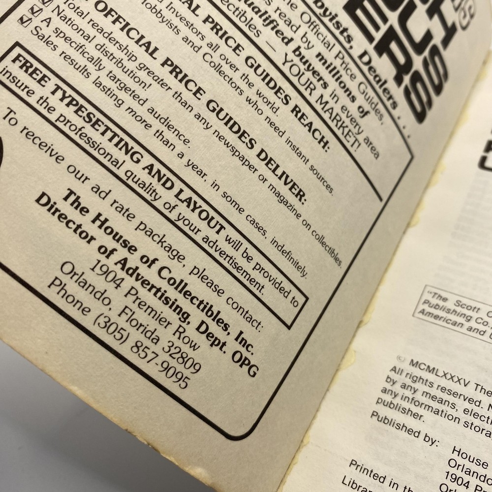 Vintage 1986 Official Blackbook Price Guide US Postage Stamps Book Reference