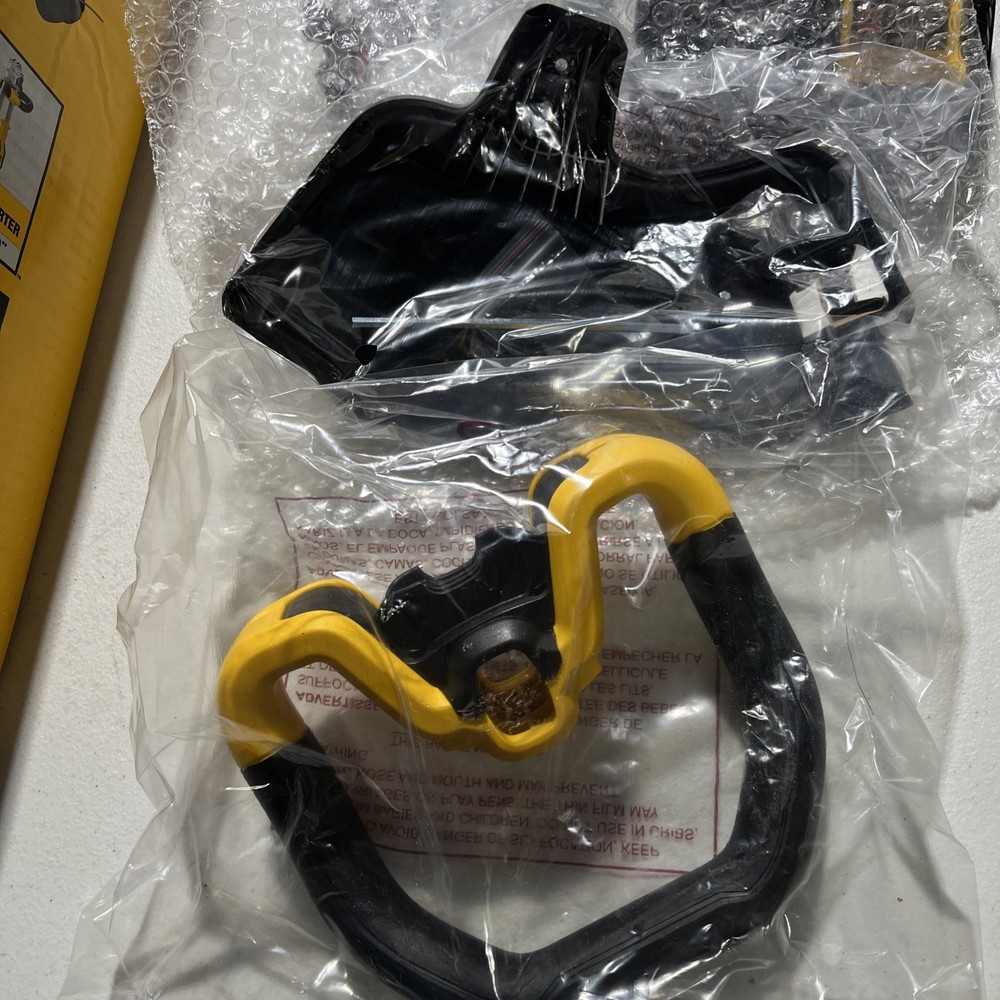 DEWALT DCST922P1 20V MAX 14” Cordless Folding Dual Line String Trimmer Kit