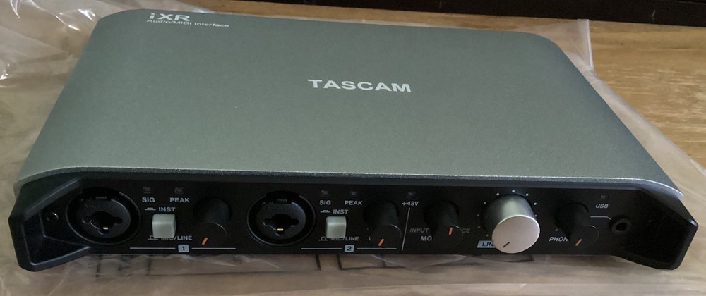 TASCAM iXR USB Audio MIDI Interface for iOS/Mac/Win