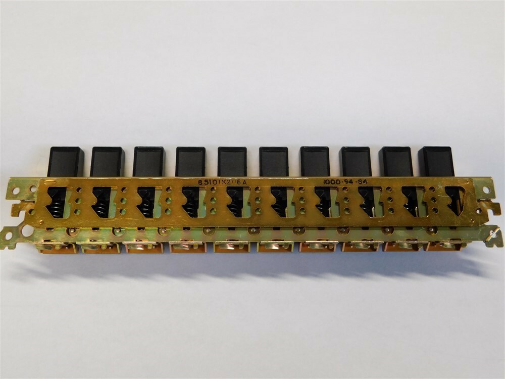 Switchcraft 65101K206 10-Station Pushbutton Switches Each DPDT Solid Buttons