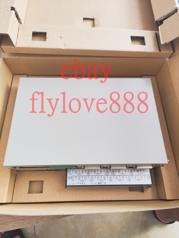 OMRON E5ZE-8AQHD1TCB temperature controller Brand new