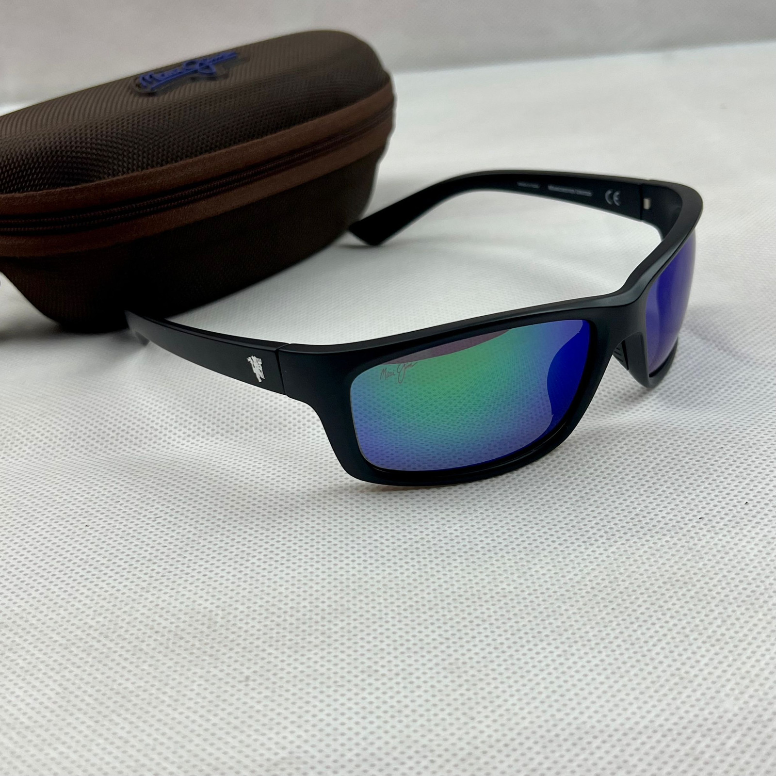 Maui Jim Southern Cross polarized sunglasses, 815-54, matte black/green lenses,