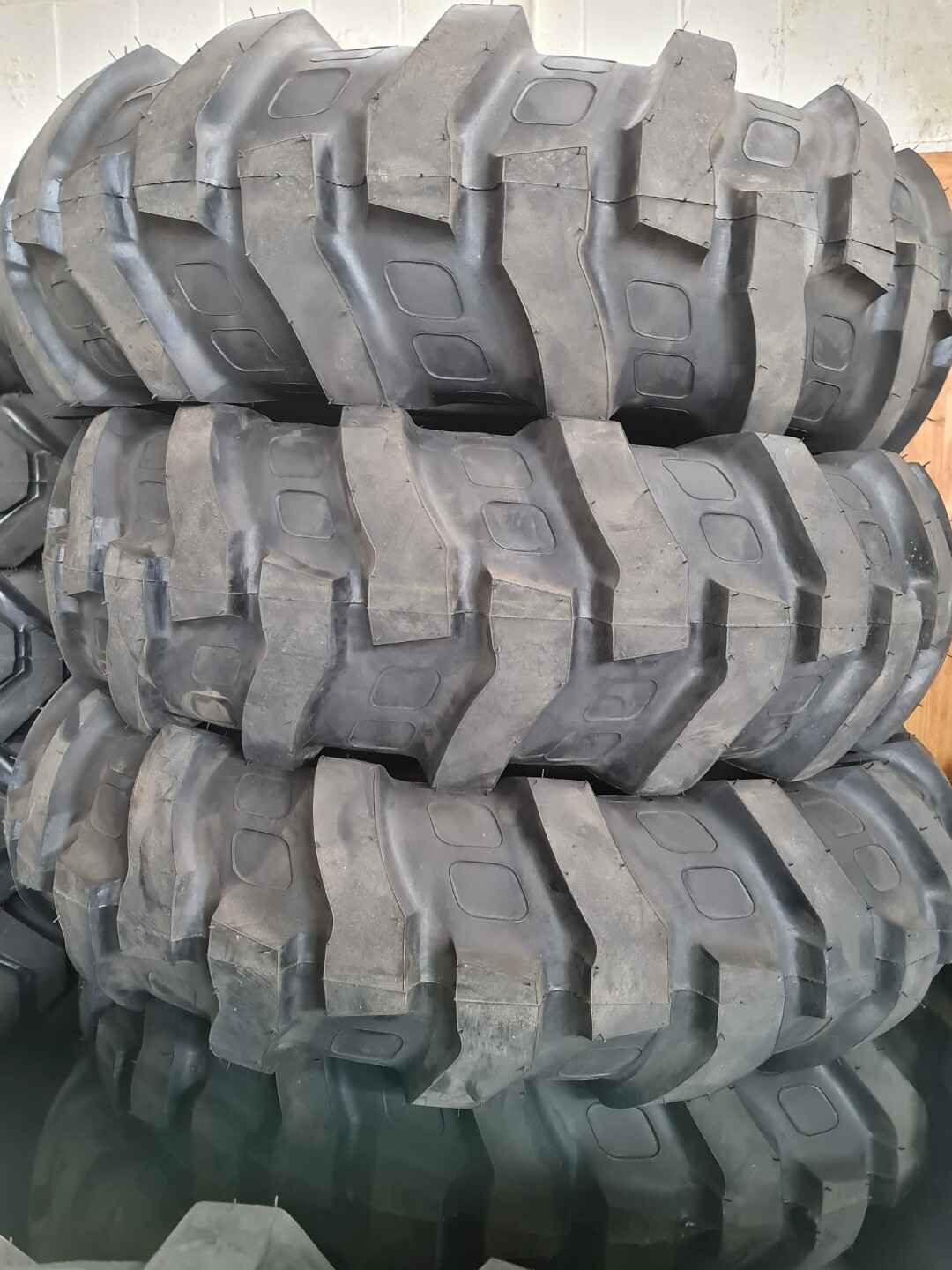 (2-Tires) 16.9-24 12PR R4 Rear Backhoe Backhoe TL Tractor Tires 16.9x24 16924