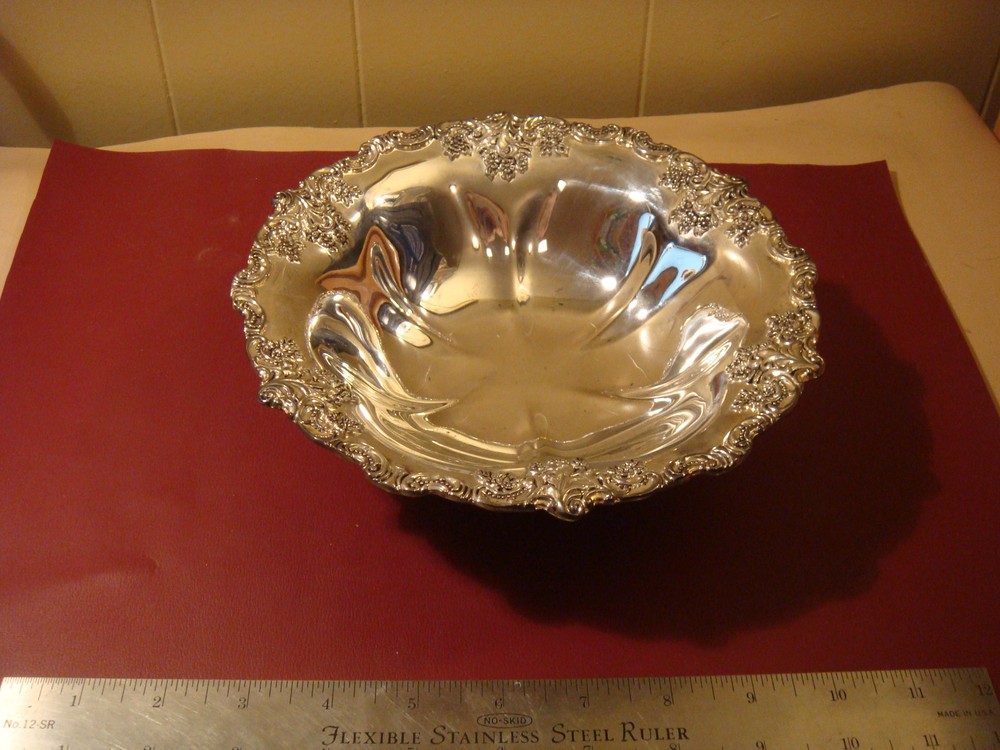 Wallace Silversmiths silver plated bowl dish
