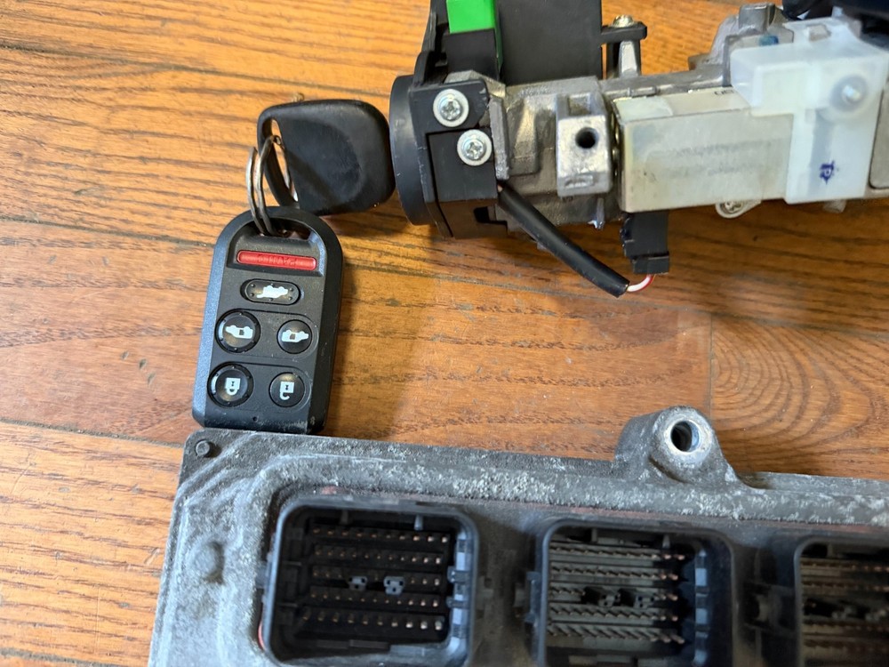 2009 HONDA ODYSSEY OEM Engine Computer Module ECM RGW-A01 Ignition Switch & Key