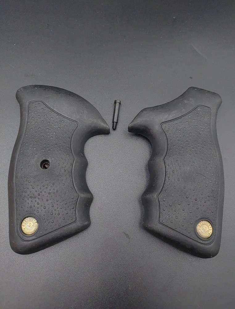 Taurus 65 Grips