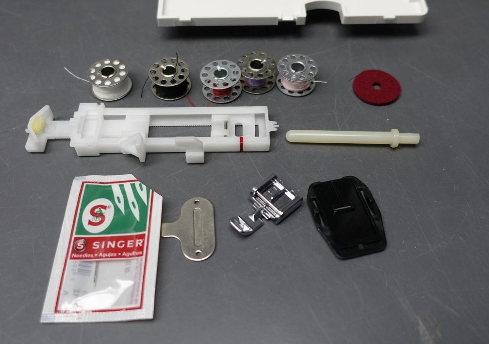 Singer 6160 Computerized 60 Stitch Sewing Machine+Manual/Accessories Test/Works