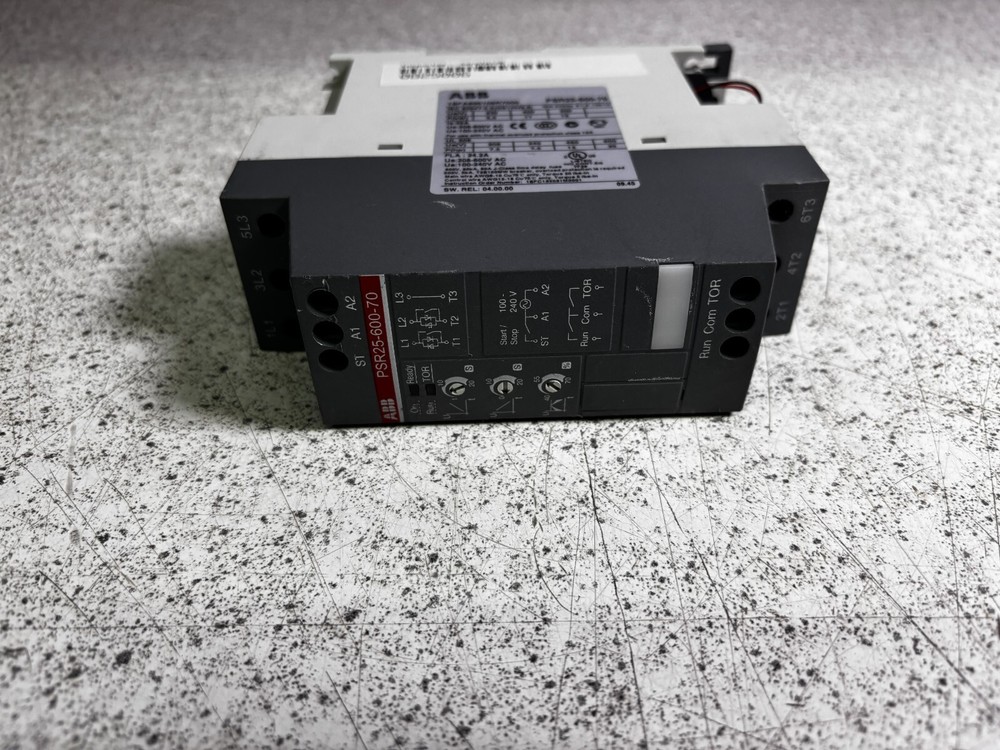 Newport Electronic Volt Meter Model 203A-3